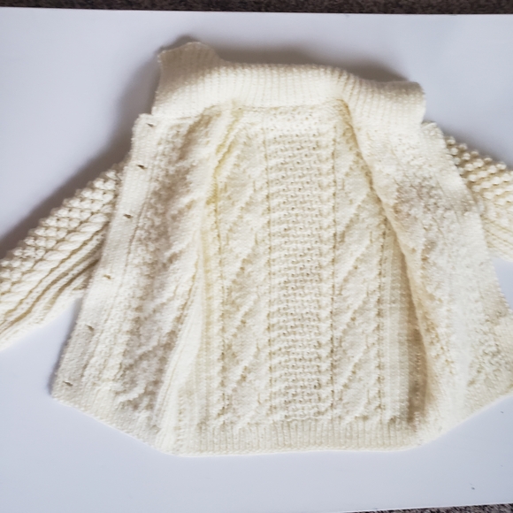 Vintage 1970s Childs Girls Boys Cream Knit Cardigan Sweater Wood Button #18 - Picture 4 of 10